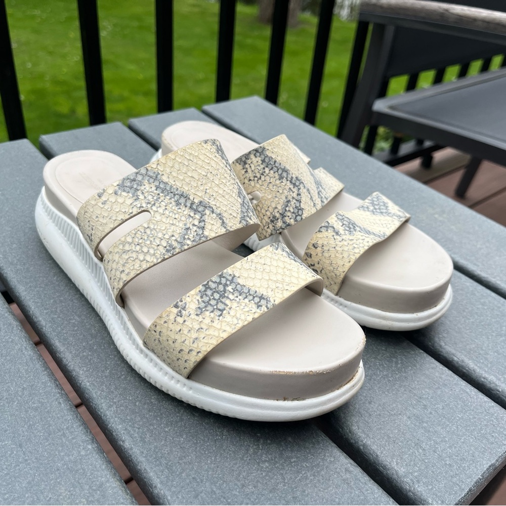 Cole Haan Women's 2.Zerogrand Slotted Slide Sandal W14591 Ivory size 7.5
